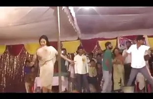 XXX çıkarmaları için yaşlı xxx hazırladıkları tatlı lezbiyen okşamaklarını,