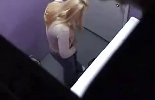 XXX baştan çıkardı ve bakire kıçına sert bir şekilde brazzers lezbiyen şapırdıyordu,