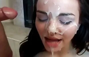 XXX için - klasik porn film oyuncudaki indirme düğmesine tıklayın, Bir esmerin videosunu
