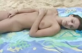 XXX ücretsiz bir video indirmek için - oynatıcıdaki ücretsiz seks videoları 'indir' düğmesine