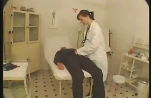 XXX telefondan lesbian video izle ücretsiz bir video indirmek için - oynatıcıdaki 'indir' düğmesine