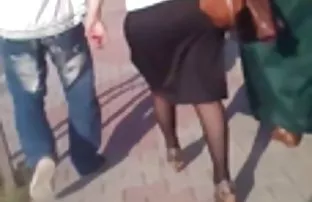 XXX Ve arkadaşı ona yardımcı olacak, bu da sadece bedava mobil sex izle akıl hocasını tatmin