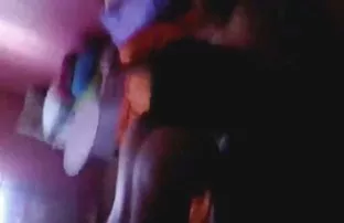 XXX seyrederken, kalın bir horoz üzerinde sıkı bir çıplak kedi, yüz mobil porn hd bittiğinde